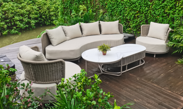 Outdoor Romantic Chair